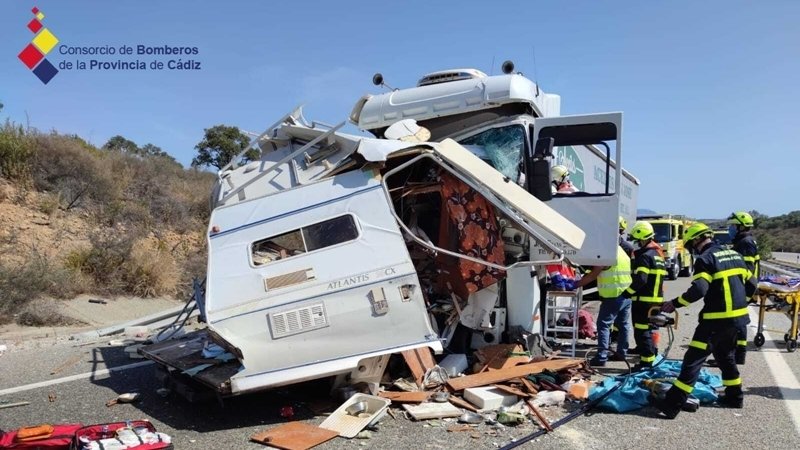 Accidente trafico Caravana A-381